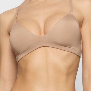 BNWT Skims Wireless Form T-shirt Bra in Clay